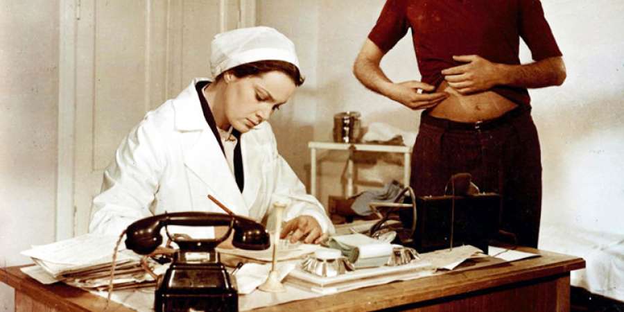 Советские врачи были. Медики в советских фильмах.